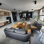 802 · JSmart novo, 2 suítes, Wi-Fi 600 mb, by CasaCris